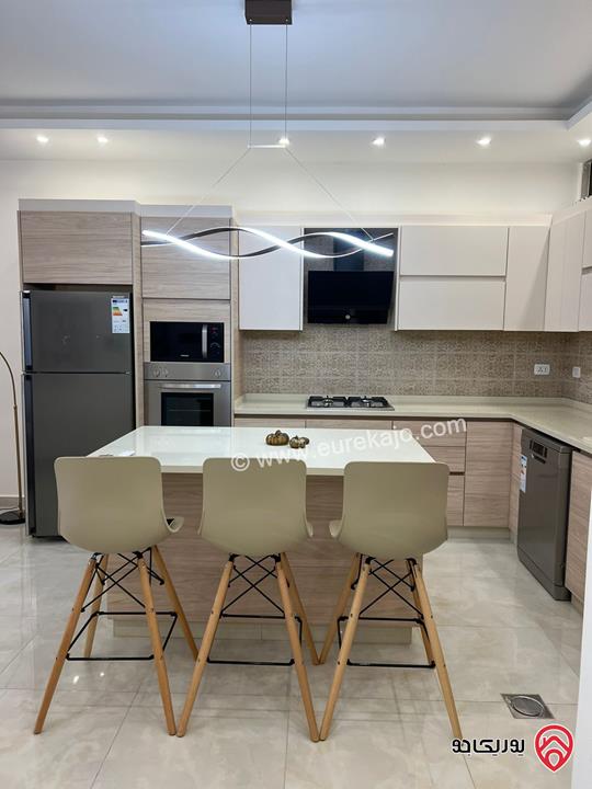 شقة فخمة مفروشة مساحة 100م مع حديقة 120م ومدخل خاص للإيجار في عمان - عبدون