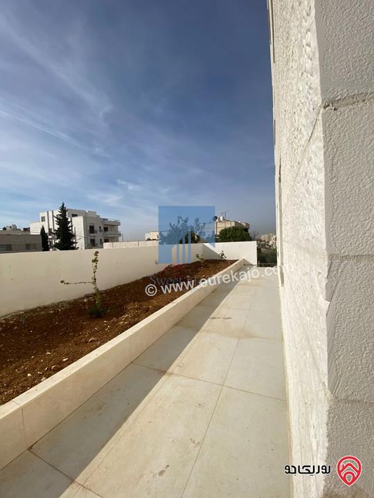 شقة فاخرة للبيع في عمان - الجندويل قرب المتصرفية 170م مع حديقة وترسات 80م تشطيب سوبر ديلوكس بسعر مغري