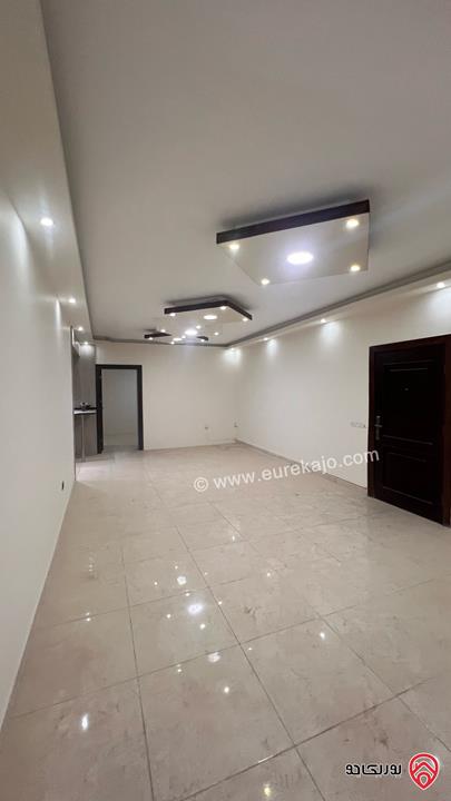 شقة طابق أرضي مساحة 195م داخلي و 40م خارجي للبيع في عمان - حي الضباط - مرج الحمام 