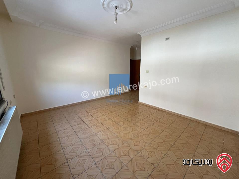 شقة طابق ثاني 165م تشطيب سوبر ديلوكس للبيع في عمان - أم السماق