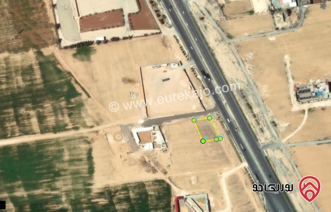 قطعة ارض مساحة 1 دونم و 227م للبيع من أراضي جنوب عمان تقع على واجهة شارع عمان العقبة 44م من القطع المميزة جدا  