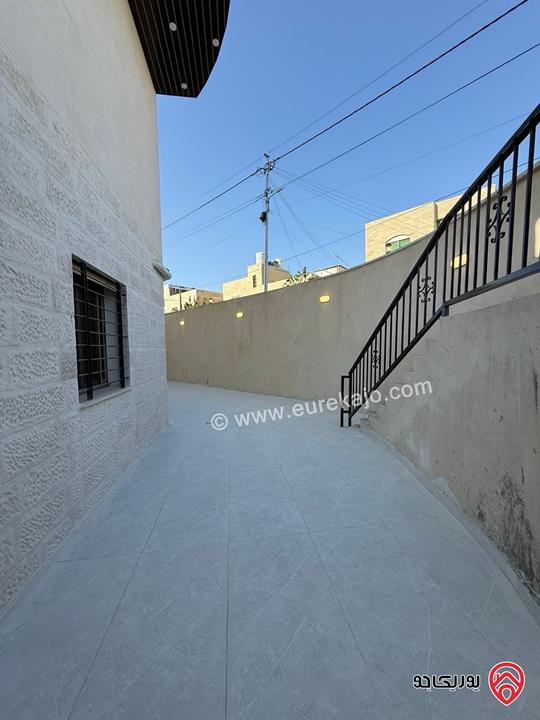 شقة للإيجار شبه ارضية مساحة 120م مع ترس 60م في عمان - ضاحية الاستقلال