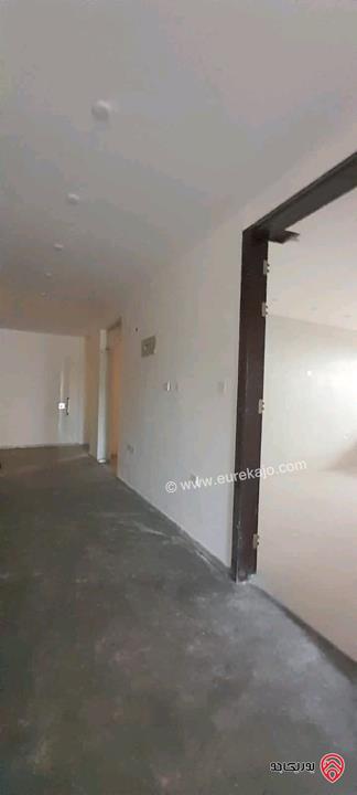 فيلا فارغة مساحة 350م للإيجار في عمان - ام السماق 