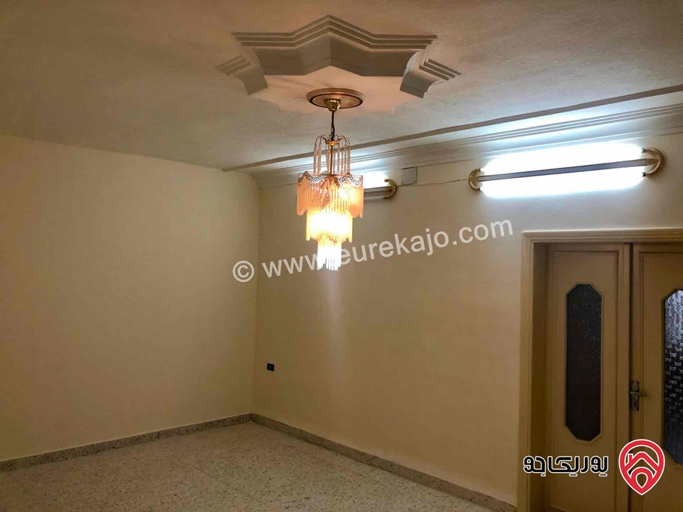 شقة مميزة مساحة 212م طابق ثاني للبيع في عمان - تلاع العلي خلف سوق سلطان 