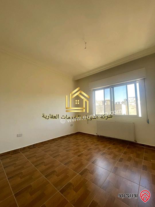 شقة فارغة طابق ثالث مساحة 180م للإيجار في عمان - الرابية