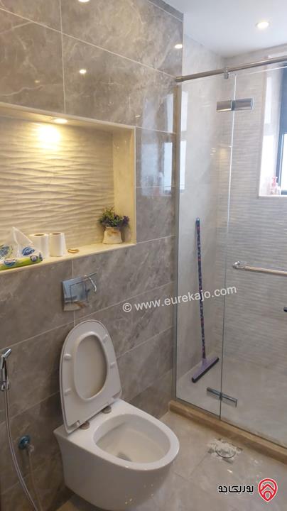 شقة مساحة 190م داخلي و 50م خارجي للبيع في عمان - دير غبار