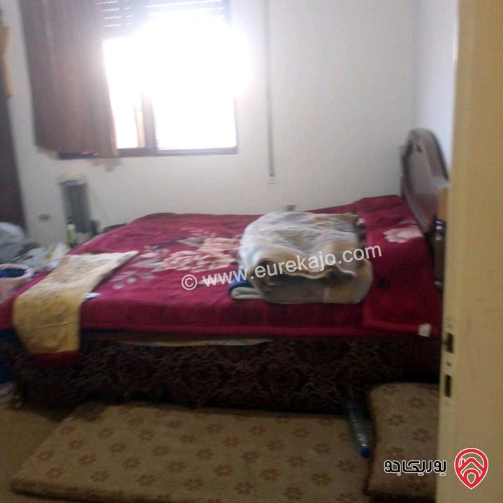 شقة شبه أرضية مساحة 125م داخلي و 80م خارجي للبيع في اربد