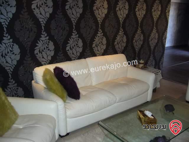 شقة مفروشة أرضية مساحة 130م داخلي و 40م خارجي للإيجار أو للبيع في عمان– الدوار الرابع