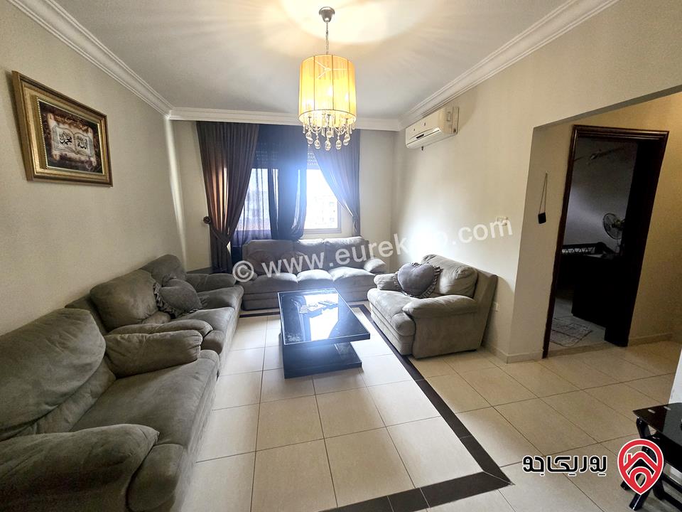 شقة طابق ثاني مساحة 180م اتجاه جنوبي للبيع في عمان - الرابية