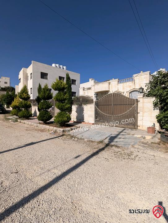 ڤيلا مساحة 700م على أرض 815م للبيع في عمان - مرج الحمام بلعاس