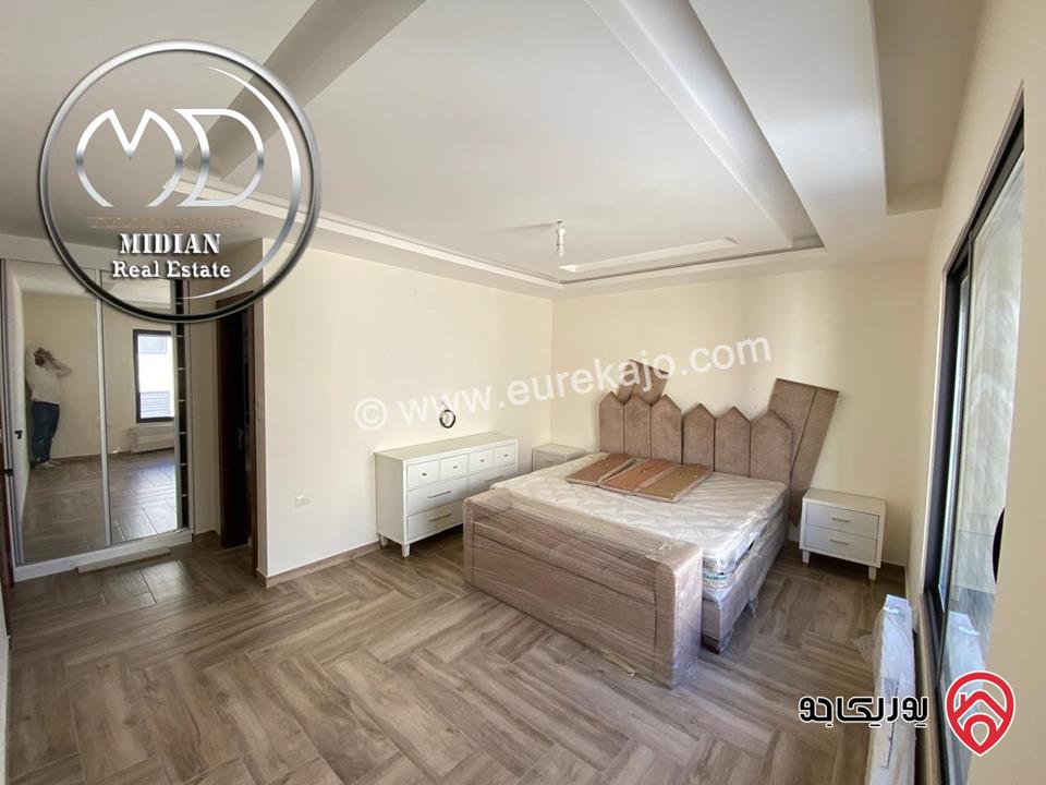 شقة دوبلكس جديدة فارغة للايجار في عمان - ضاحية النخيل طابق اخير مع روف مساحة 250م مع تراسات تشطيبات و ديكورات عصرية فاخرة