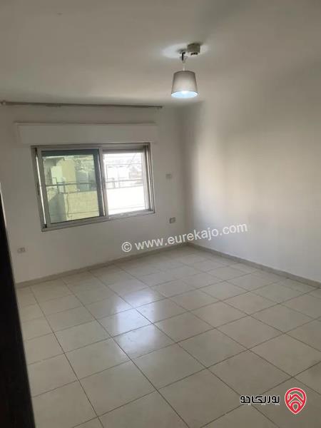 شقة فارغة مساحة 120م طابق أول للايجار في عمان - جبل الحسين