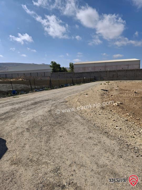 قطعة ارض استثمارية مساحة 750م للبيع في منطقة هادئة من أراضي شمال عمان - موبص