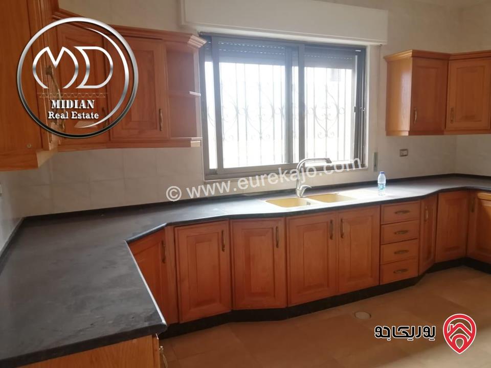 شقة ارضية فارغة للايجار في عمان - الصويفية مساحة 200م مع ترس و حديقة 150م سوبر ديلوكس بسعر مميز