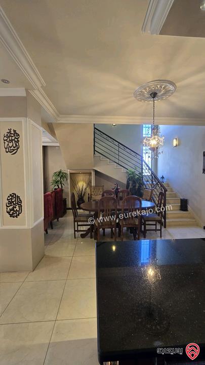 فيلا مساحة 330م على أرض 405م للبيع في عمان - طريق المطار البنيات 