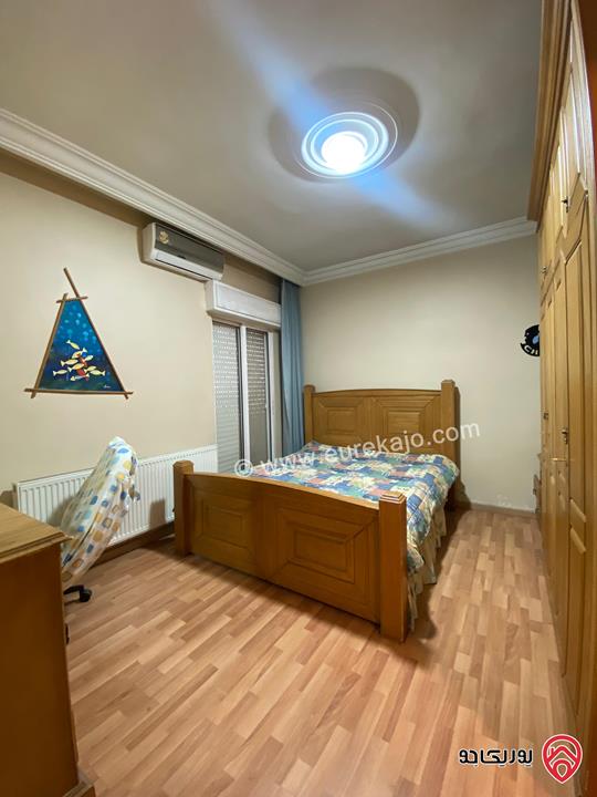 شقة مميزة طابق ثالث مساحة 213م للبيع في عمان - عبدون الدوار الخامس 