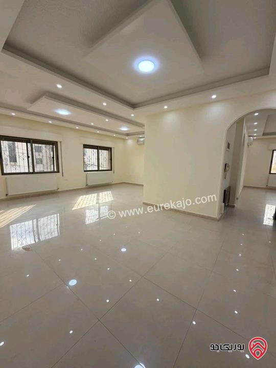 شقة فخمة مساحة 180م طابق أول للبيع في عمان - خلدا 