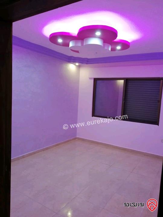 شقة طابق ثاني فني مساحة 137م للبيع في اربد 