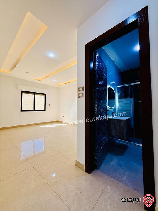 شقة طابق اخير مع روف مساحة 230م للبيع في عمان - شفا بدران اقساط 