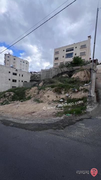 أرض مساحة 852م للبيع في عمان - الجبيهة، بالقرب من دوار المغناطيس 