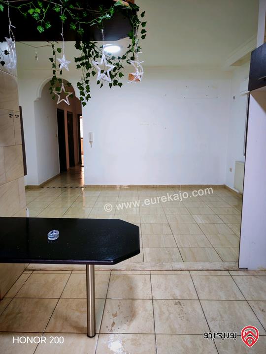 شقة ارضية مساحة 175م داخلي و 50م خارجي للايجار في عمان - ضاحية الرشيد 