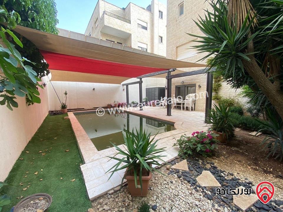 فيلا كبيرة مساحة البناء 800م على أرض 746م مع مسبح وحديقة واسعة للبيع في أرقى مناطق عمان الغربية - الكرسي