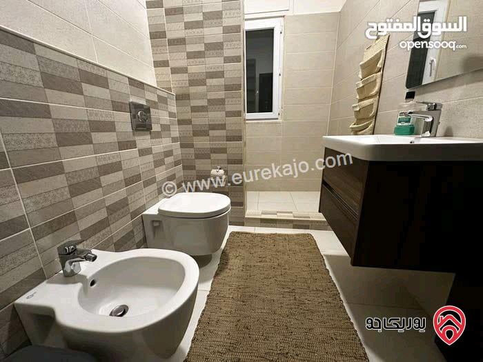 شقة مفروشة مساحة 450م طابق ثالث مع روف للايجار في عمان - طريق المطار 