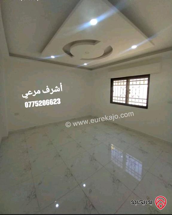 شقة طابق ارضي مساحة 150م مع ترس 150م لم تسكن للبيع في الزرقاء الجديدة
