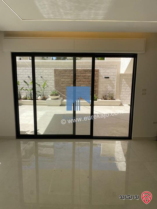 شقة فاخرة للبيع في عمان - أم أذينة قرب أبراج السادس 200م مع حديقة وترسات 250م لم تسكن