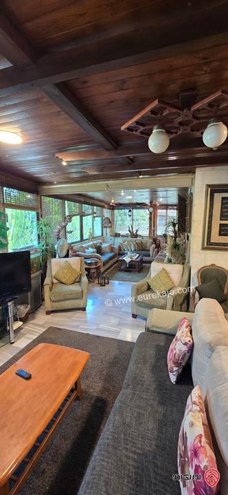 شقة ارضية مميزة مساحة 260م داخلي و 300م خارجي للبيع في عمان - تلاع العلي