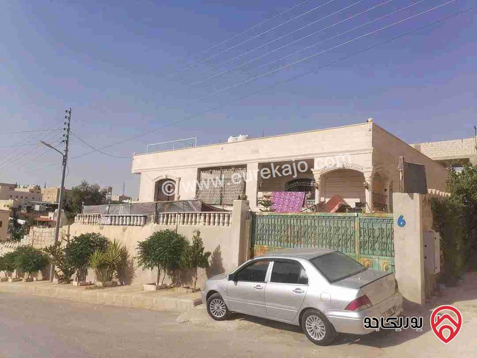 بيت مستقل طابقين 3 شقق مساحة الارض 800م مساحة البناء 600م يشمل حديقة وجلسات عائلية للبيع في عمان - ماركا
