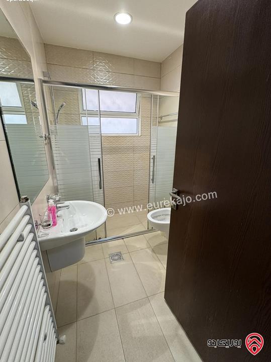 شقة مفروشة أرضية مساحة 200م داخلي و 150م خارجي للايجار في عمان - ام السماق 