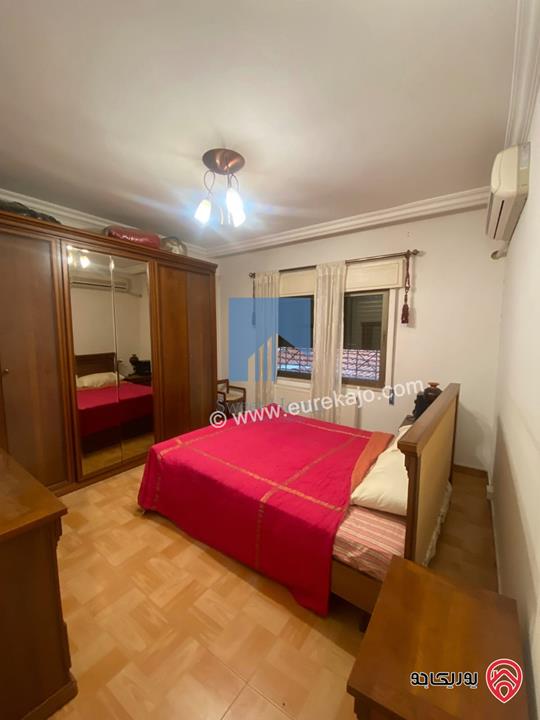 شقة أرضية مساحة 150م مع حديقة وترسات 150م للبيع في عمان - الجندويل