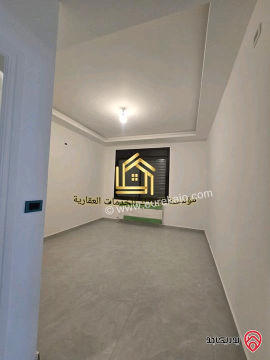 شقة جديدة لم تسكن مساحة 190م طابق أول للايجار في عمان - الرابية