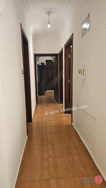 شقة مميزة طابق أرضي مساحة 143م مع مساحات خارجية للبيع في عمان - تلاع العلي