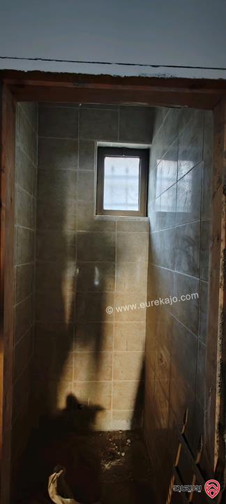 عمارة سكنية تتكون من 3 شقق طابقية على أرض 320م للبيع في عمان - حي نزال