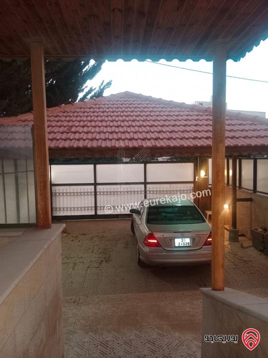 فيلا مستقلة مميزة مساحة 690م على أرض 1006م للبيع في عمان - أبو نصير