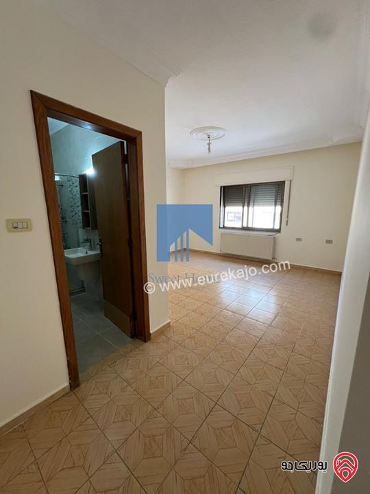 شقة طابق ثاني 165م تشطيب سوبر ديلوكس للبيع في عمان - أم السماق