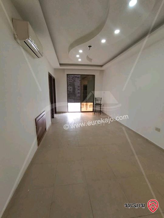 شقة فارغة مساحة 375م طابق ثالث للايجار في عمان - خلدا