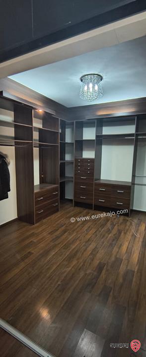 شقة مساحة 218م طابق ثاني للبيع في عمان - خلدا 