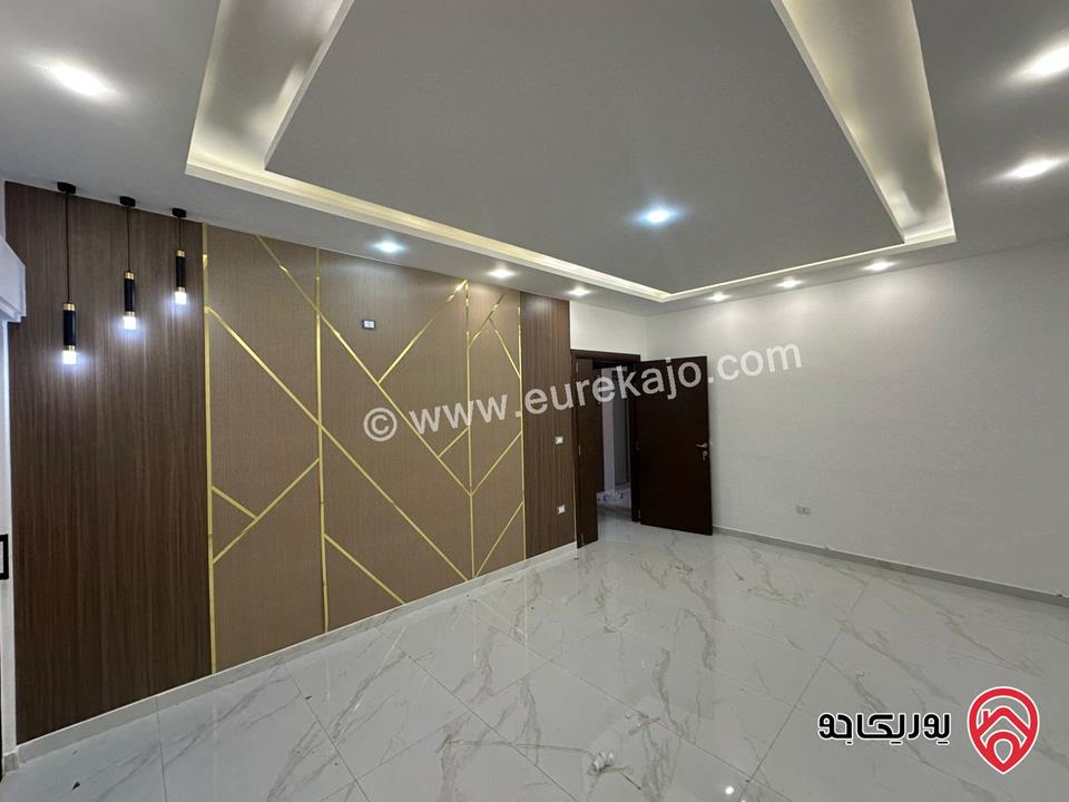 شقه فاخره 185م ارضي مدخل مستقل معها ترسين للبيع من المالك في اجمل مناطق الجبيهه حي المنصور 