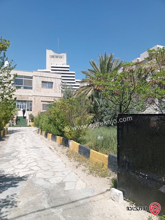 أرض تجارية مساحة 1 دونم و 376م للبيع في عمان - جبل الحسين عند دوار الداخلية بالقرب من المستشفى الاسلامي