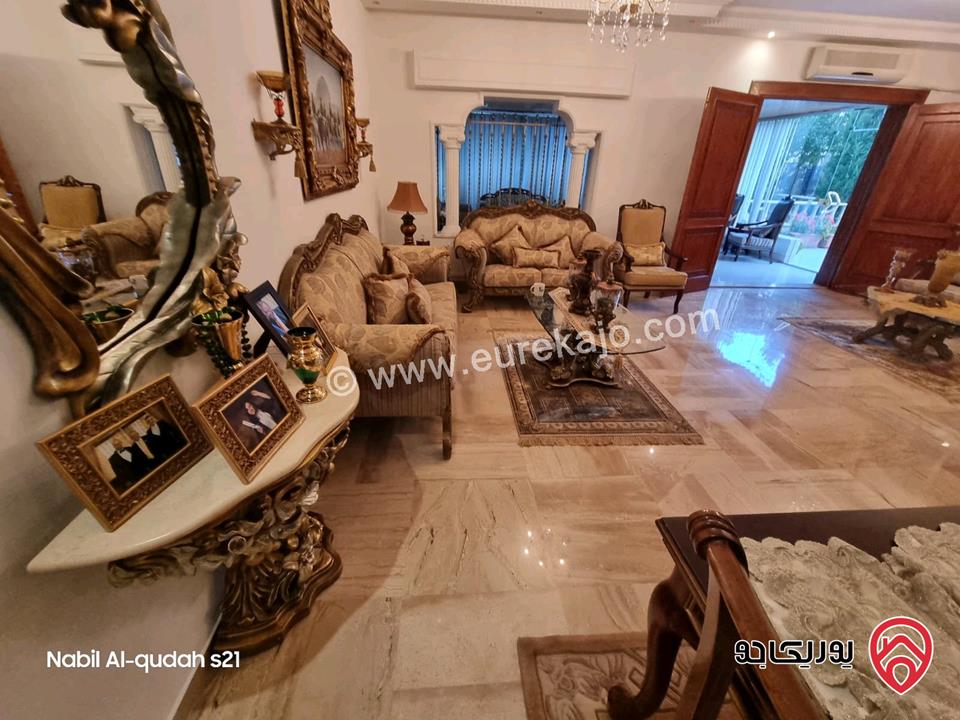 شقة أرضية شبه فيلا مساحة 270م داخلي وخارجي 250م شرقية جنوبية مشمشة مدخل وكراج مستقل للبيع في عمان - الشميساني