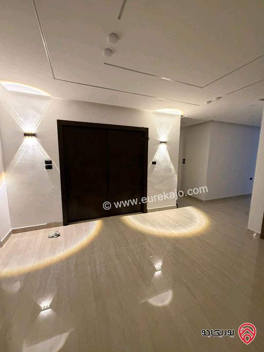 بيت مستقل مساحة 160م على أرض 303م للبيع في الزرقاء - جريبا