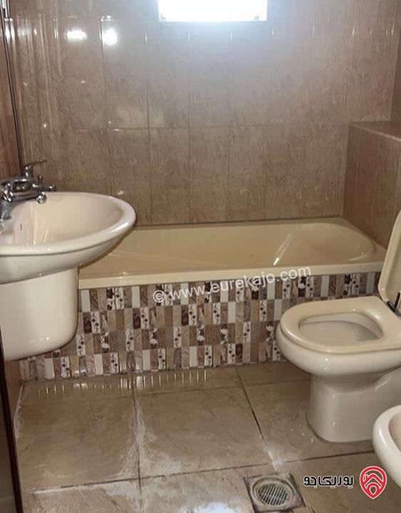 شقة طابق ثالث مساحة 150م للايجار في عمان - حي الياسمين 