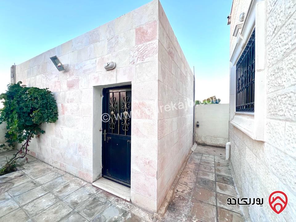 ڤيلا مساحة 375م على أرض 1200م للبيع في عمّان - منجا 
