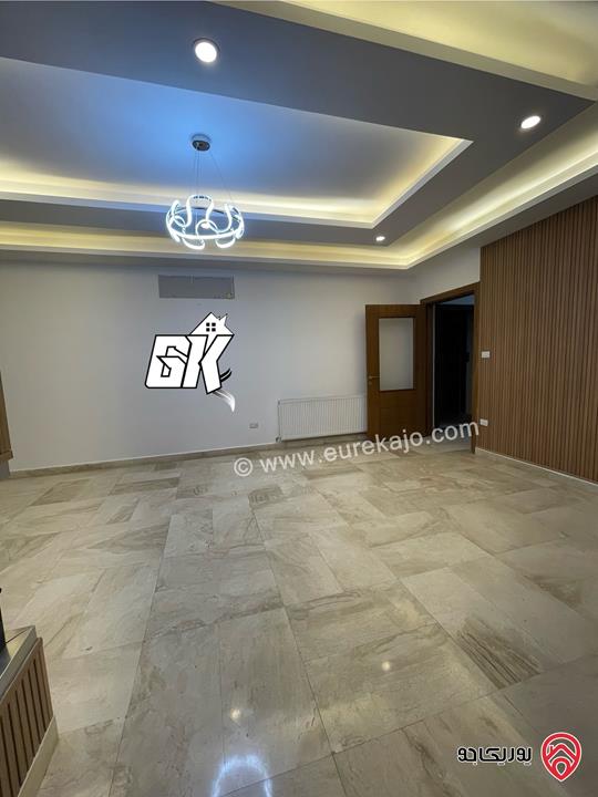 شقة فارغة مساحة 200م طابق ثاني للإيجار في عمان - خلدا