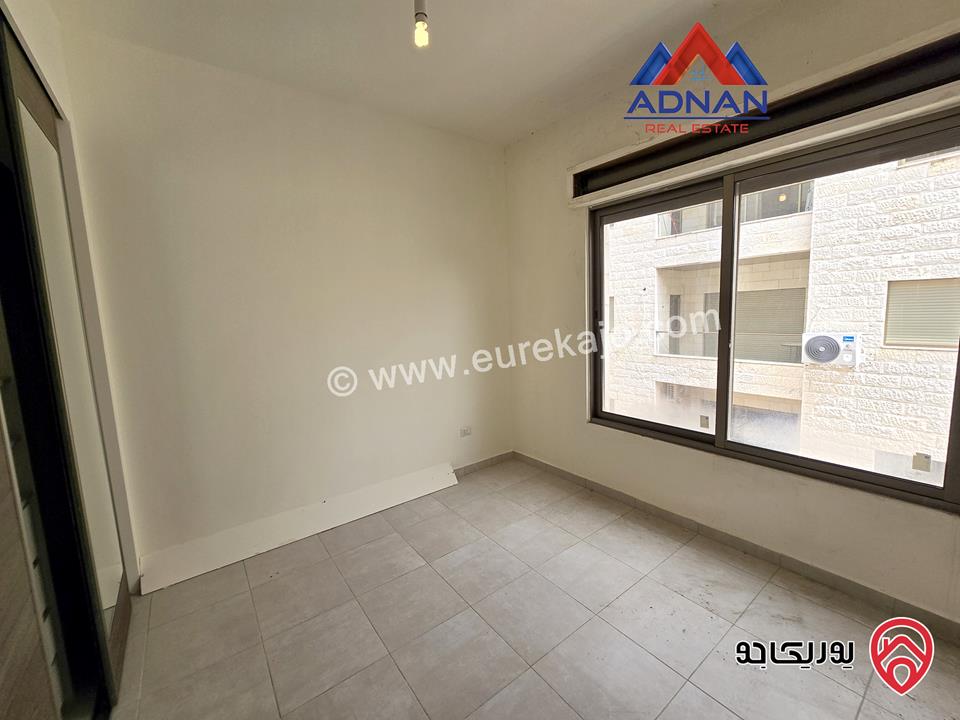 شقة طابق ثاني مساحة 180م فارغة جديدة للإيجار في عمان - أم أذينة