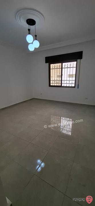 شقة أرضي خلفي مساحة 120م  للبيع في عمان - طبربور هدوء وخصوصية