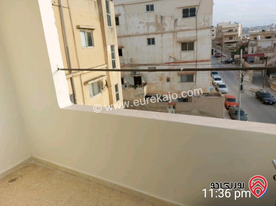 شقة مميزة مطلة طابق ثالث مساحة 108م للبيع في الزرقاء حي شاكر